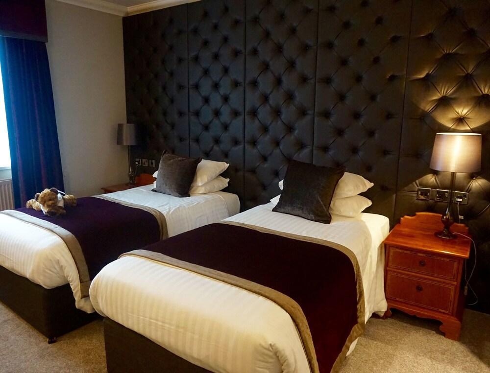 The Moat House Hotell Stafford Exteriör bild