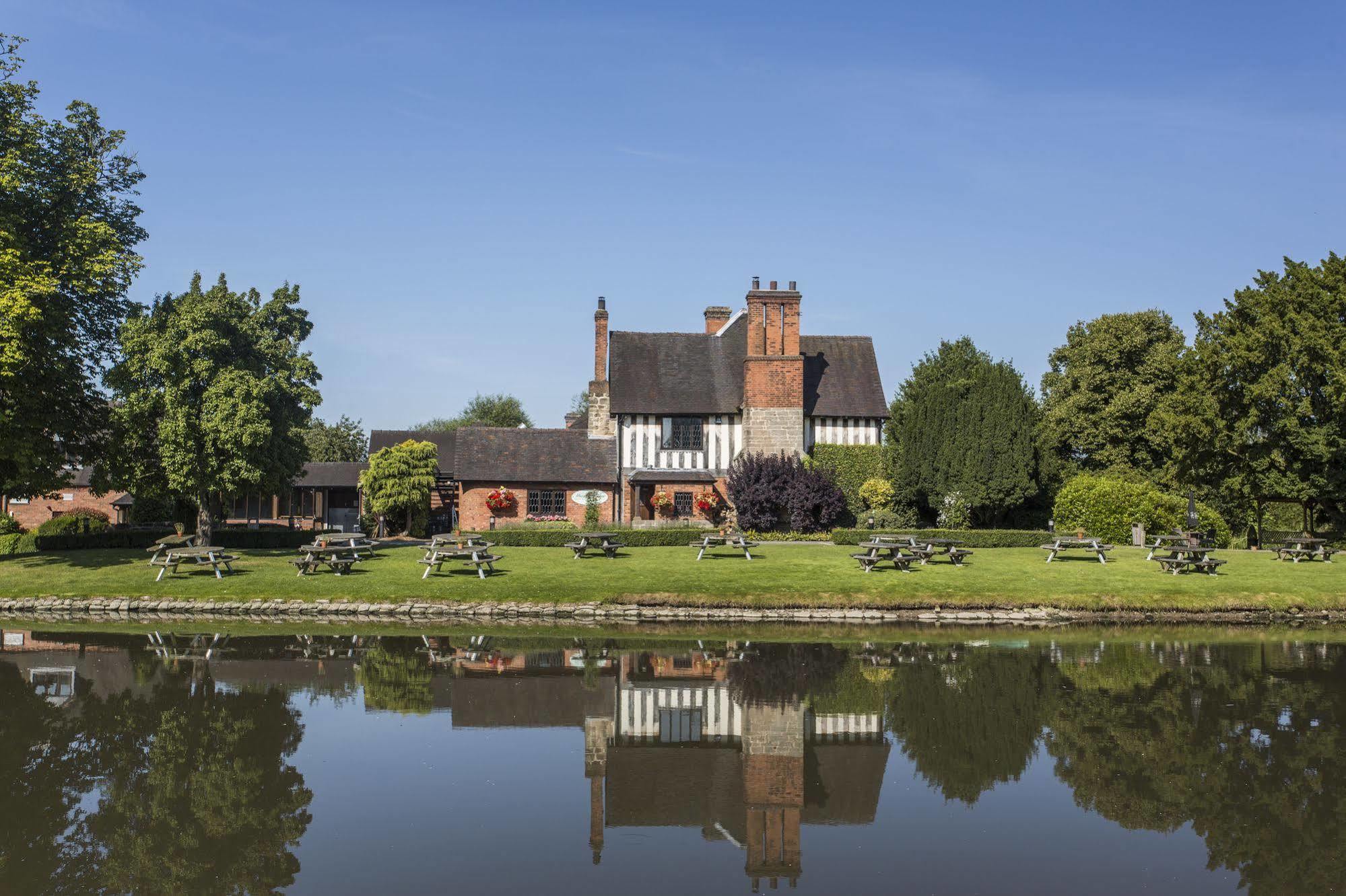 The Moat House Hotell Stafford Exteriör bild