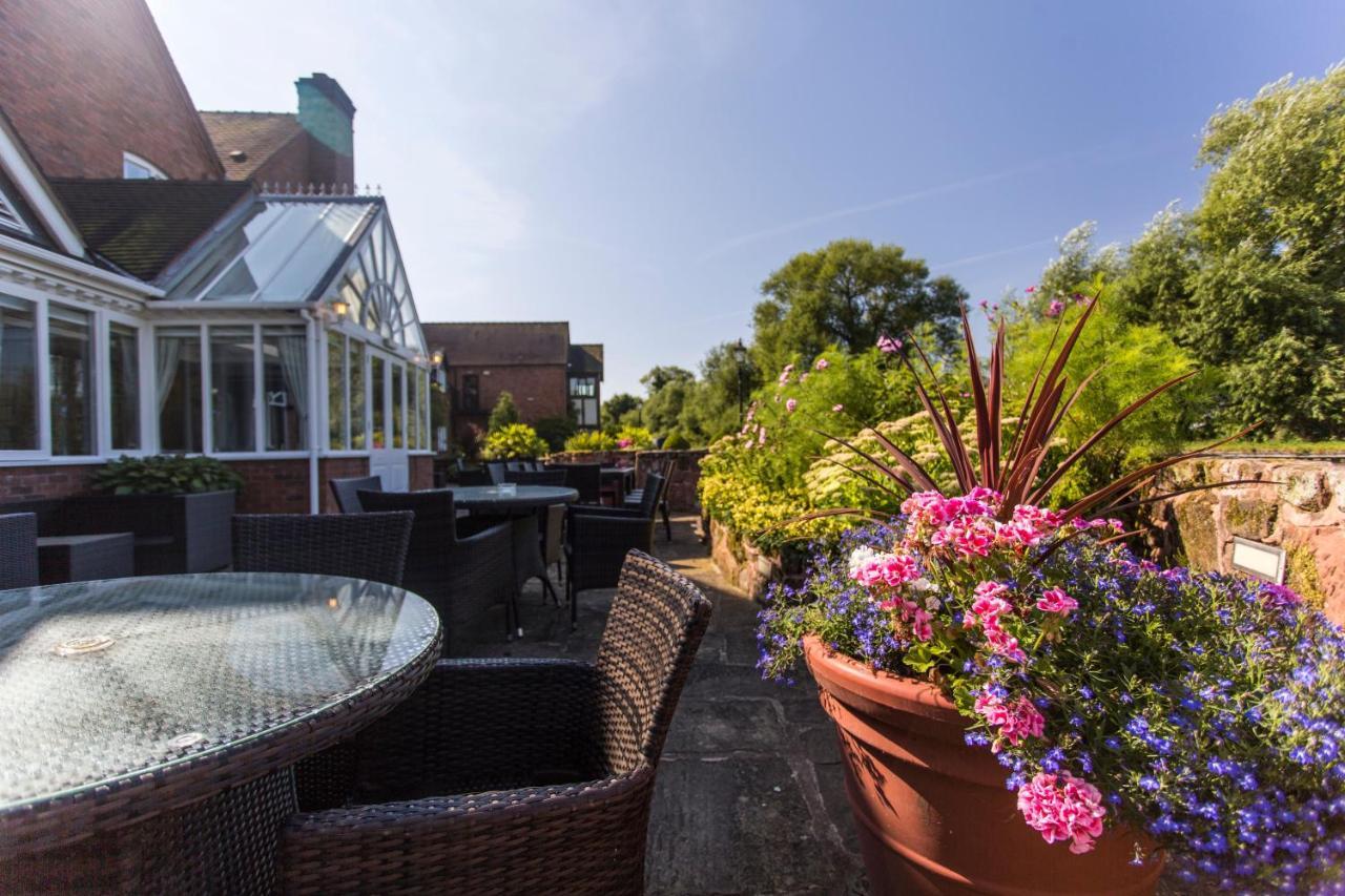 The Moat House Hotell Stafford Exteriör bild